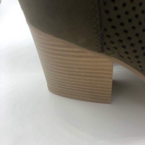 Kaari Olive Green Perforated Slouchy Ankle Boots Pointed Toe Block Heel Size 8 - Picture 5 of 5